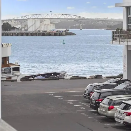 Chic 1 Bedroom Princess Wharf Apartment W/ Ac